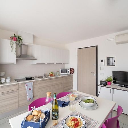 Residenza Monica Apartment Lignano Sabbiadoro Luaran gambar