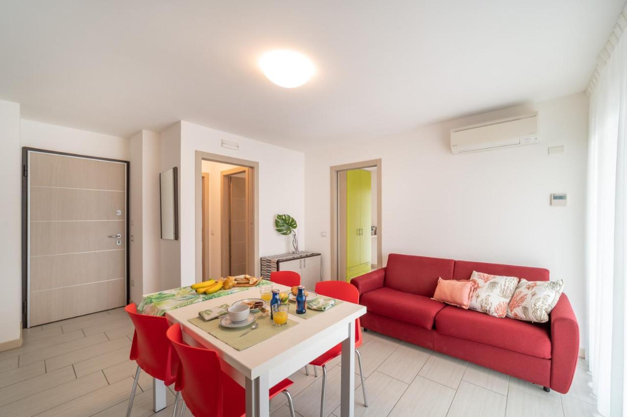 Residenza Monica Apartment Lignano Sabbiadoro Luaran gambar