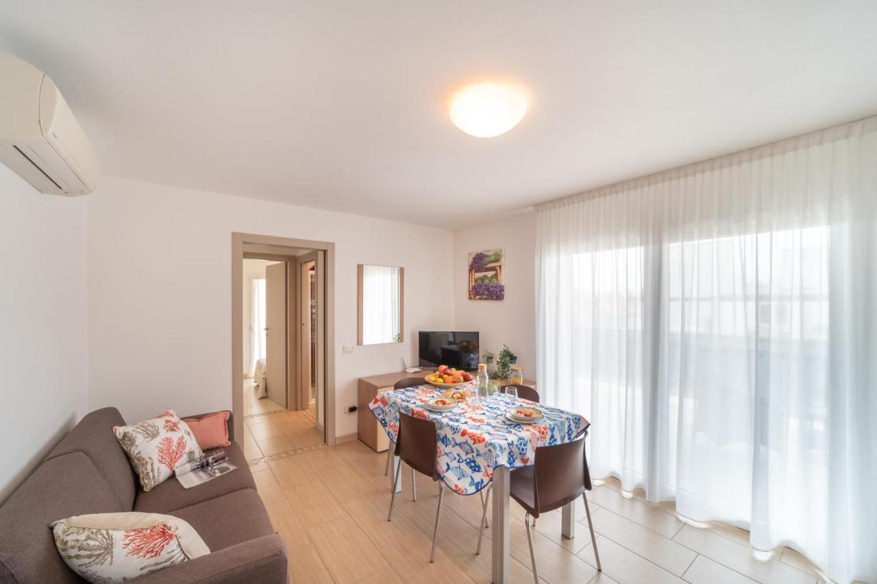 Residenza Monica Apartment Lignano Sabbiadoro Luaran gambar