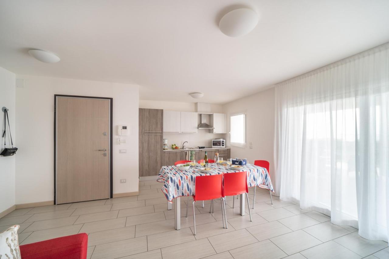 Residenza Monica Apartment Lignano Sabbiadoro Luaran gambar