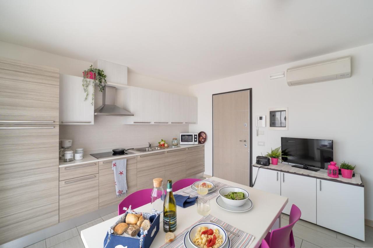 Residenza Monica Apartment Lignano Sabbiadoro Luaran gambar